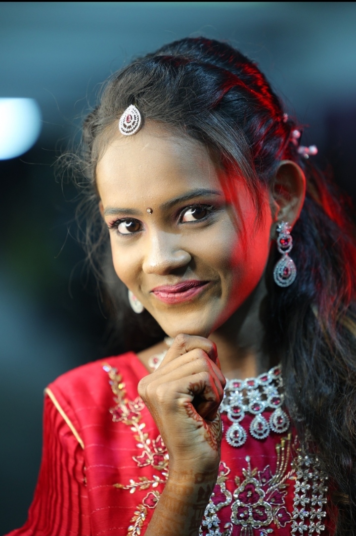 Divya Beauty Parlour